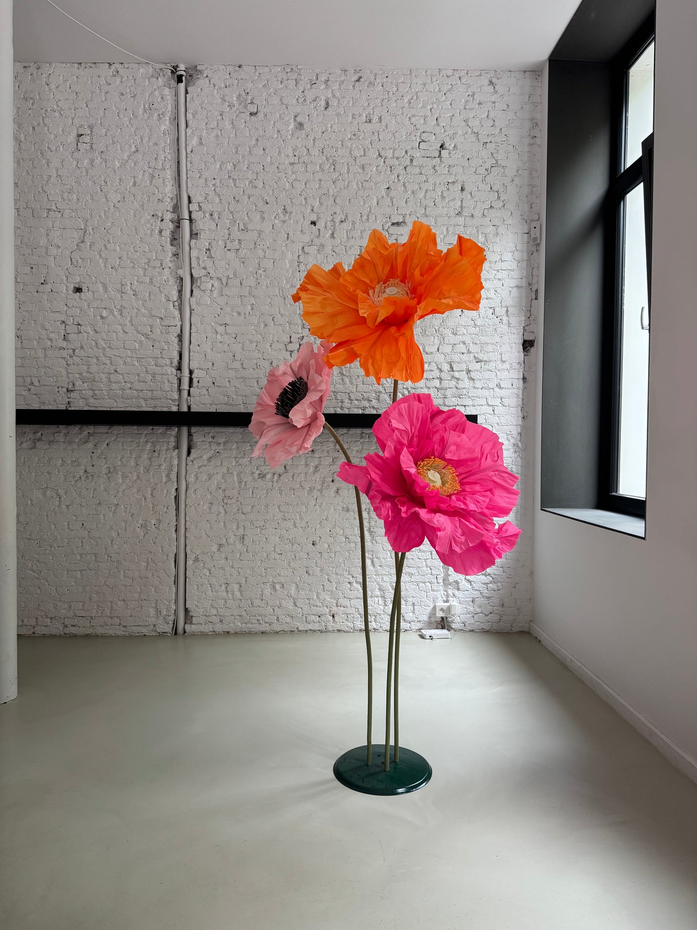 Sale: Paper poppies set up: 1 set available