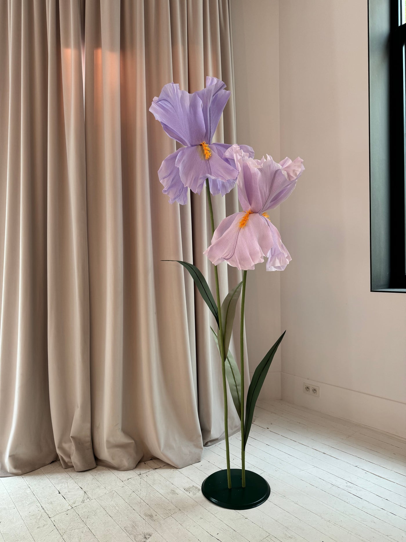 Mio Gallery’s large paper irises with leaves, ideal for room decor