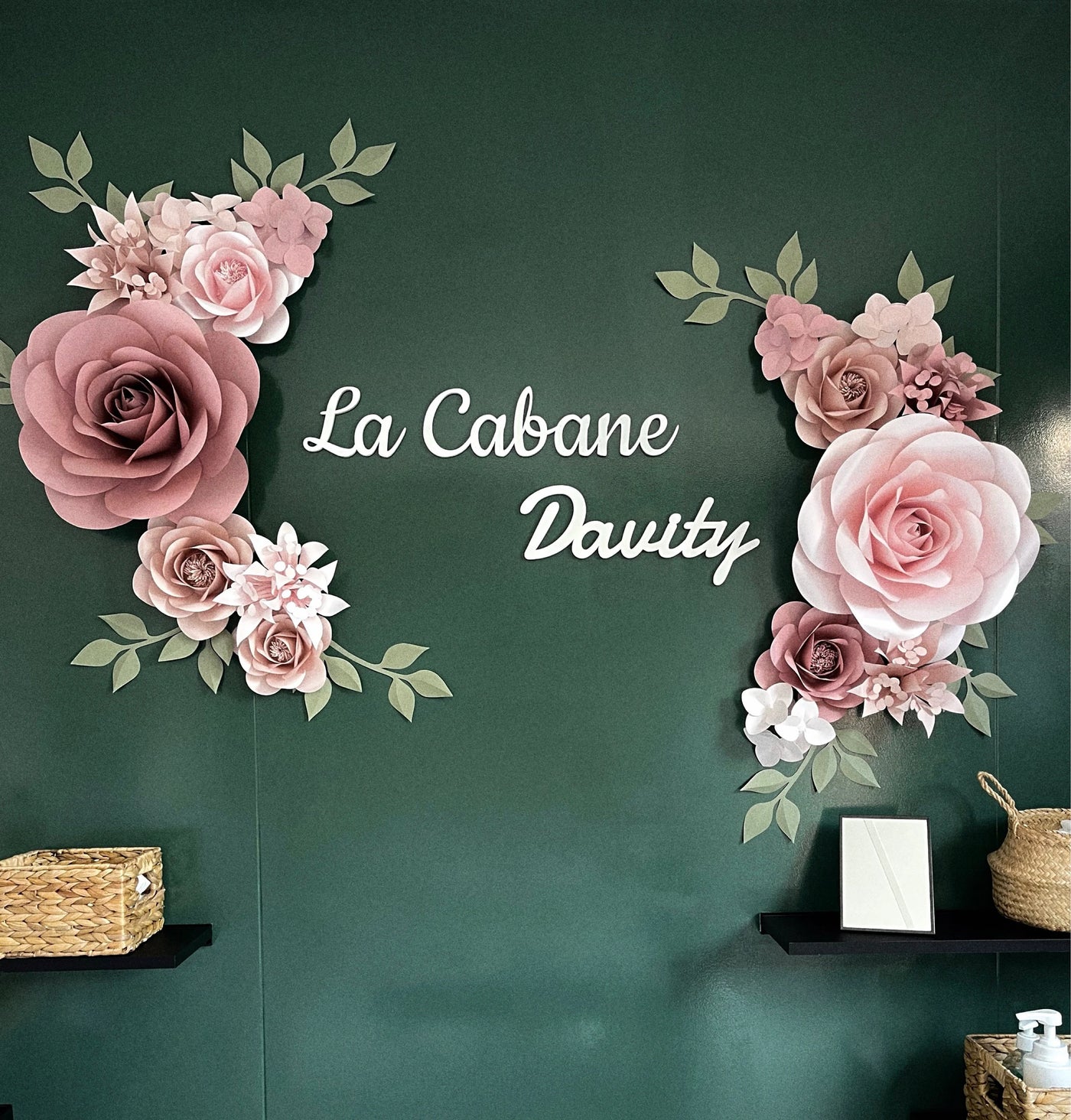 Beautiful paper flowers for girls' nursery, creating a whimsical and playful ambiance.